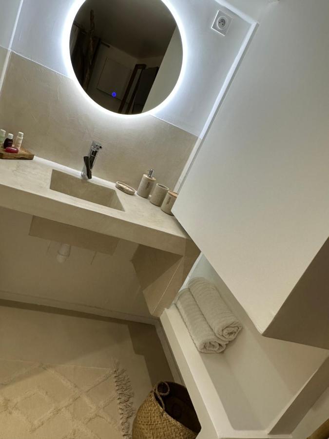 Appartement Jacuzzi Prive อาวีญง ภายนอก รูปภาพ