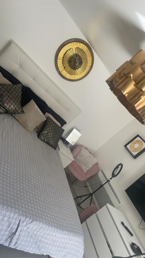 Appartement Jacuzzi Prive อาวีญง ภายนอก รูปภาพ